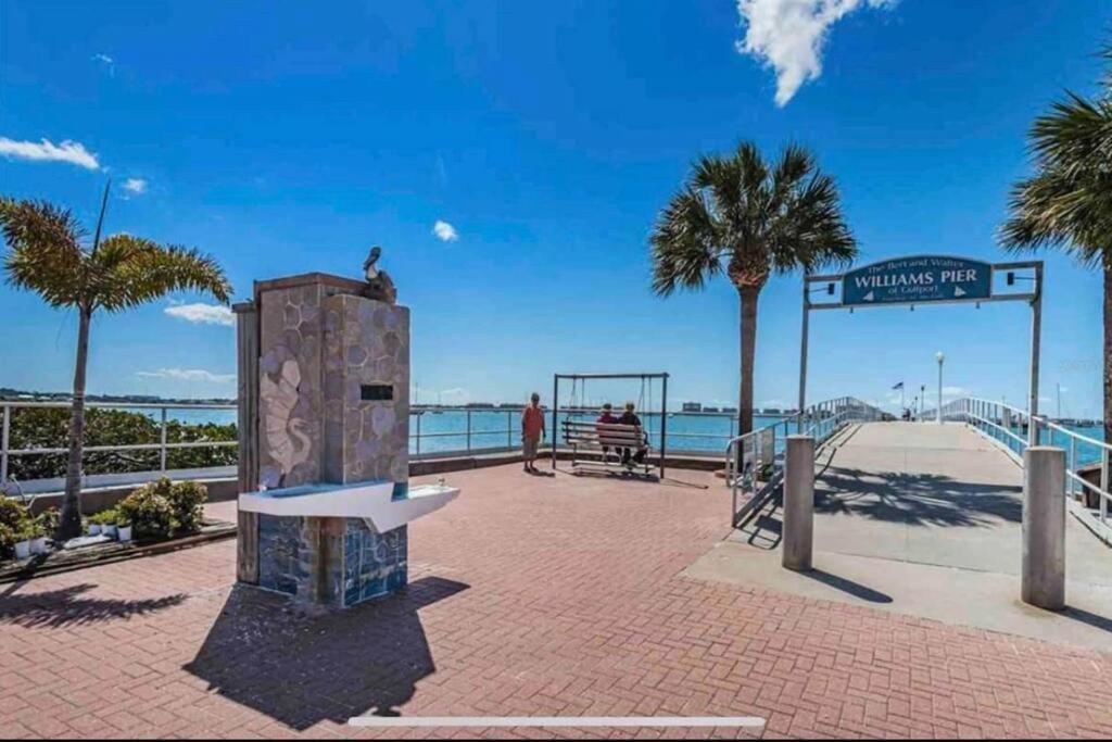 In The Center Of Gulfport, Min Away From The Beach! St. Petersburg Bagian luar foto
