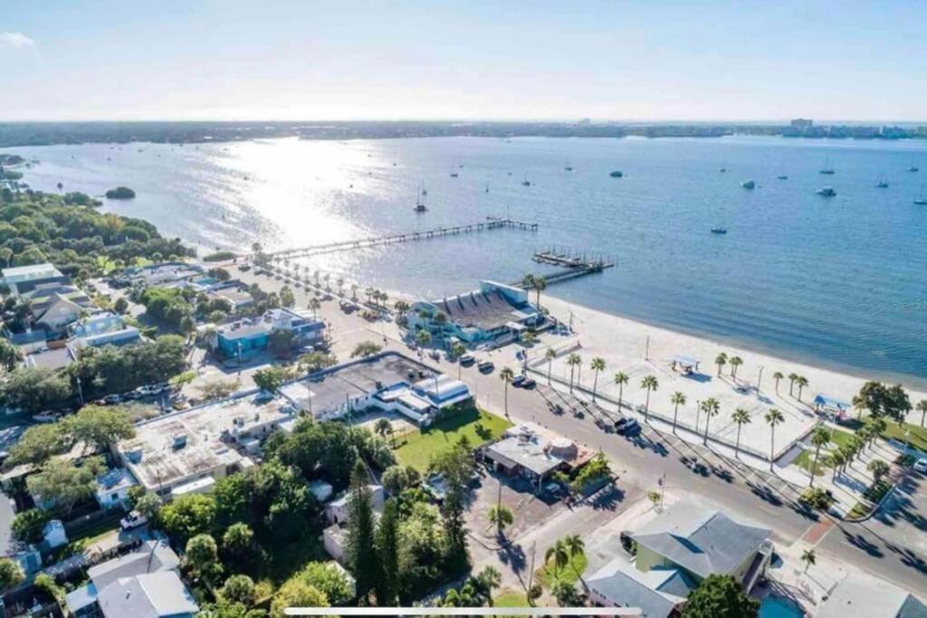 In The Center Of Gulfport, Min Away From The Beach! St. Petersburg Bagian luar foto